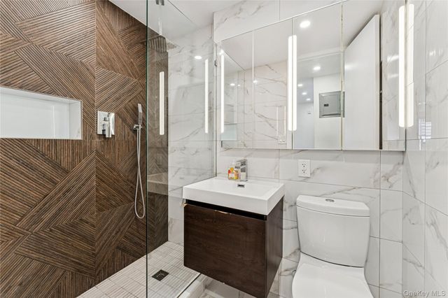 7136 110th Street 2F, Forest Hills, NY 11375