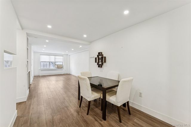 7136 110th Street 2F, Forest Hills, NY 11375