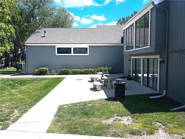 12209 W 79th Terrace, Lenexa, KS 66215