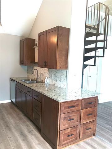12209 W 79th Terrace, Lenexa, KS 66215