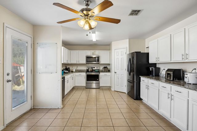 9216 Old Clydesdale Drive, Fort Worth, TX 76123