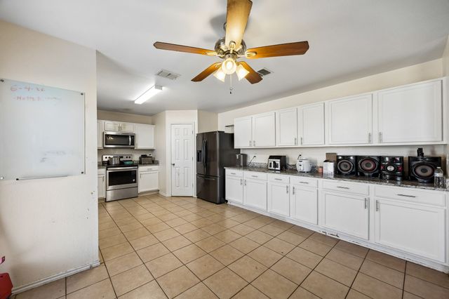 9216 Old Clydesdale Drive, Fort Worth, TX 76123