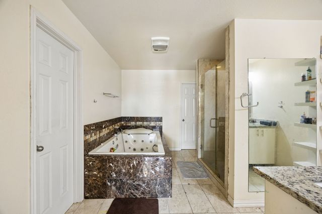 9216 Old Clydesdale Drive, Fort Worth, TX 76123