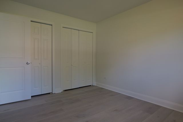 143 W Elk Trail 141, Carol Stream, IL 60188