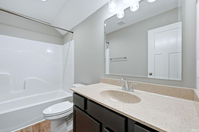 10491 Fieldlight Boulevard, Fort Wayne, IN 46835