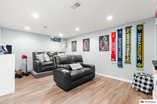 1629 N 107th Avenue, Omaha, NE 68114