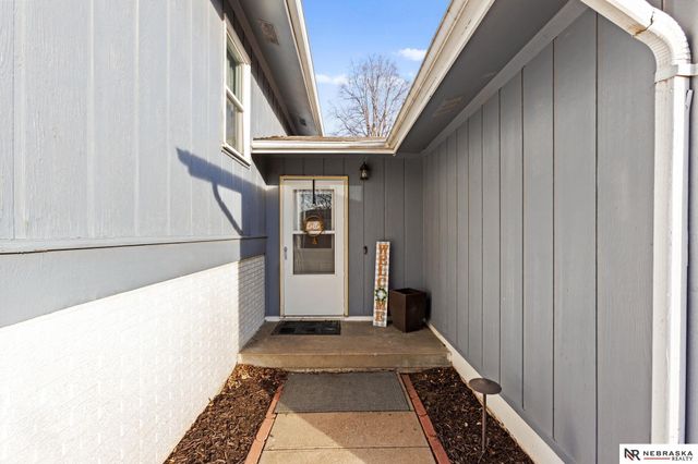 1629 N 107th Avenue, Omaha, NE 68114