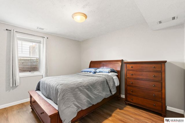 1629 N 107th Avenue, Omaha, NE 68114