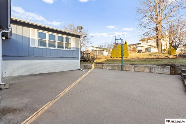 1629 N 107th Avenue, Omaha, NE 68114