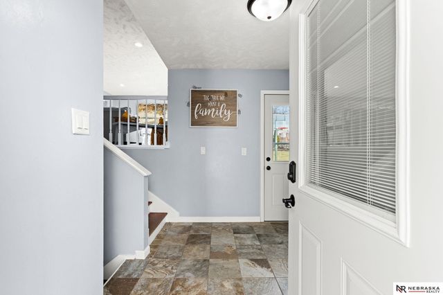 1629 N 107th Avenue, Omaha, NE 68114