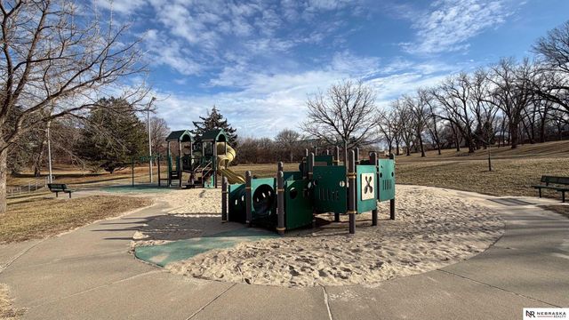 1629 N 107th Avenue, Omaha, NE 68114