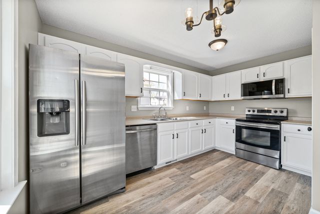 1657 Cedar Springs Ct, Clarksville, TN 37042