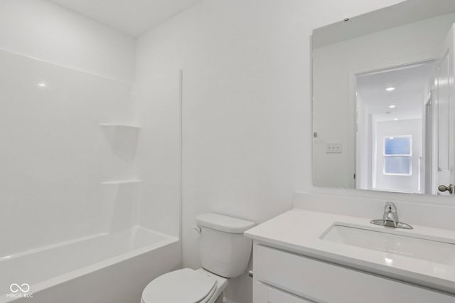 1673 Creek Bed Lane, Pendleton, IN 46064