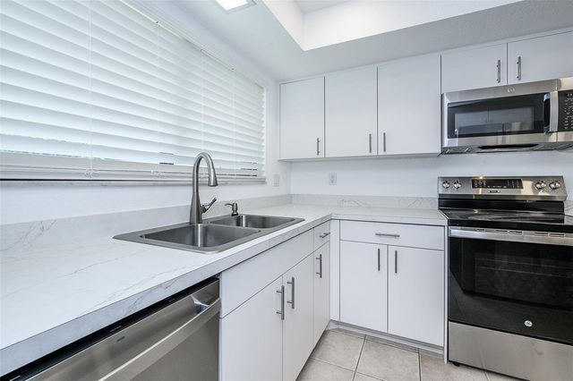 1001 W MARION AVENUE 11, Punta Gorda, FL 33950