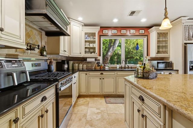 5412 Hildreth Ln, Stockton, CA 95212