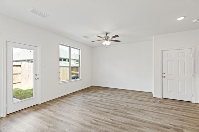 2210 Villa Clara Drive, Friendswood, TX 77546