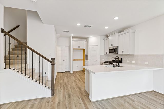 2210 Villa Clara Drive, Friendswood, TX 77546