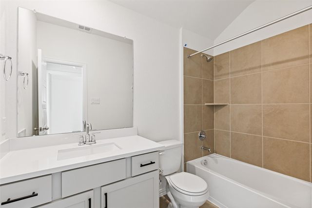 2210 Villa Clara Drive, Friendswood, TX 77546