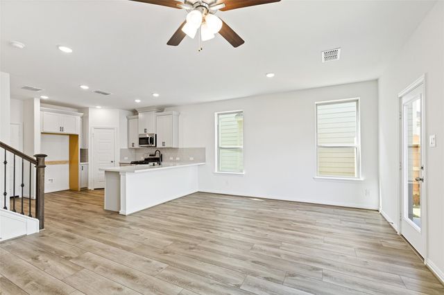 2210 Villa Clara Drive, Friendswood, TX 77546