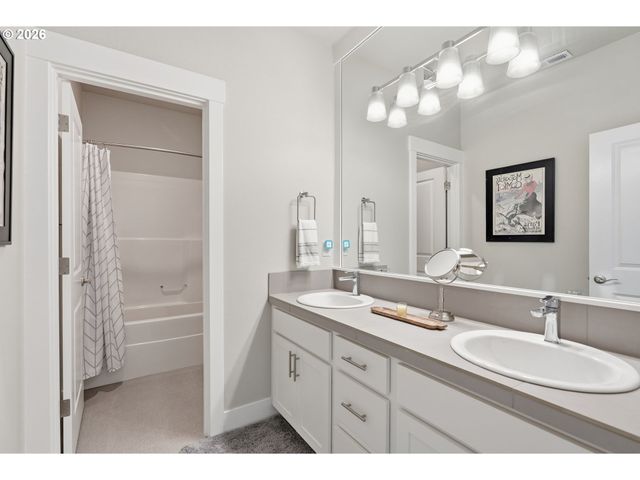 13522 Nw ANTHEM Ln, Portland, OR 97229