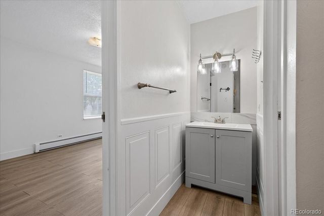2150 S Vaughn Way 202D, Aurora, CO 80014