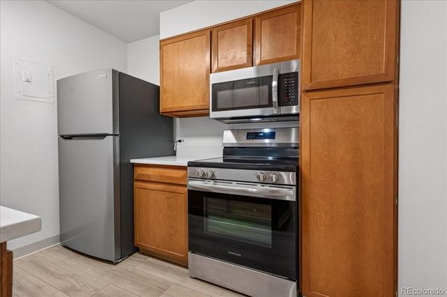 2150 S Vaughn Way 202D, Aurora, CO 80014