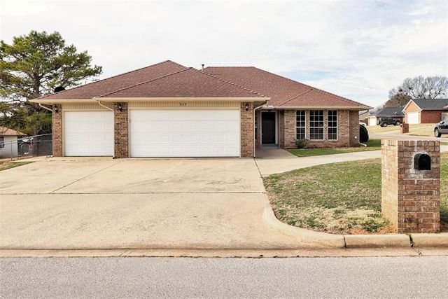 517 Bob White Drive, Purcell, OK 73080