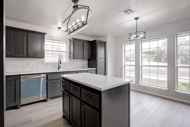 517 Bob White Drive, Purcell, OK 73080