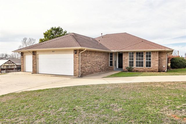 517 Bob White Drive, Purcell, OK 73080