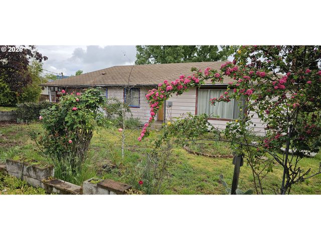 1731 Nw KEASEY St, Roseburg, OR 97471