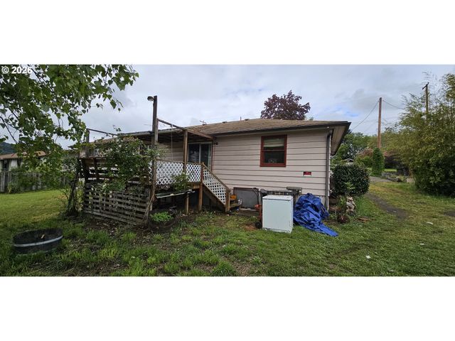 1731 Nw KEASEY St, Roseburg, OR 97471