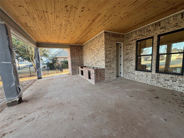 329 Autumn Ridge Drive, Bossier City, LA 71111