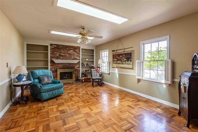 2804 LINTHICUM PLACE, Tampa, FL 33618