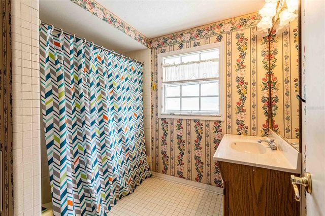 2804 LINTHICUM PLACE, Tampa, FL 33618