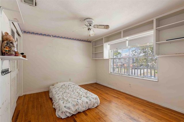 2804 LINTHICUM PLACE, Tampa, FL 33618