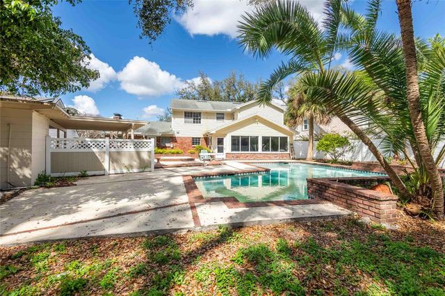 2804 LINTHICUM PLACE, Tampa, FL 33618