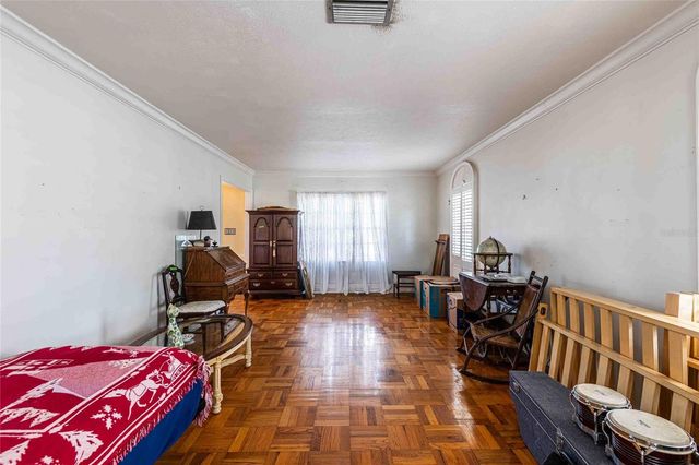 2804 LINTHICUM PLACE, Tampa, FL 33618