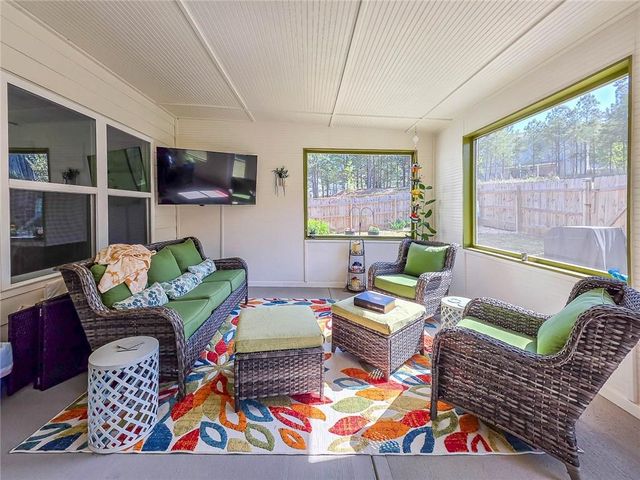 295 Crestbrook Lane, Dallas, GA 30157