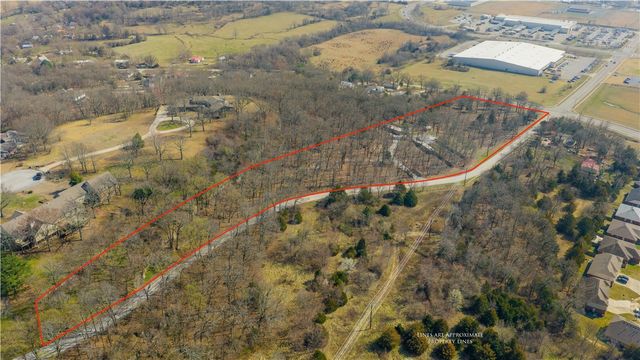 843 Woodcliff Road, Springdale, AR 72764