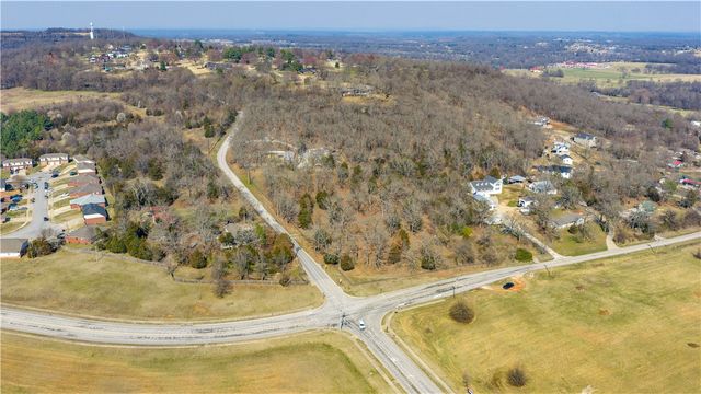 843 Woodcliff Road, Springdale, AR 72764