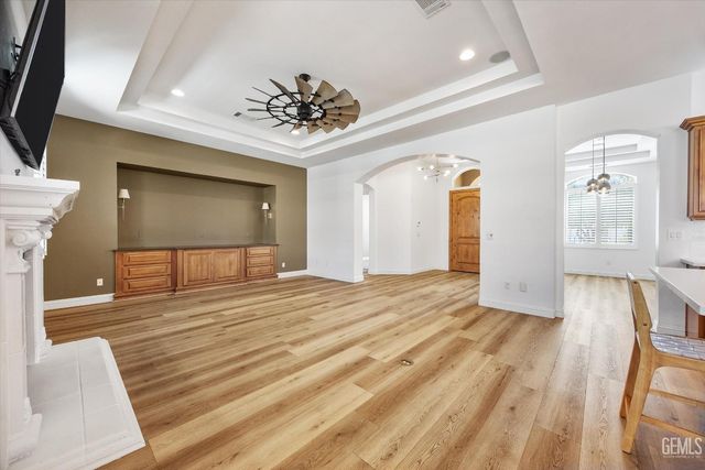 11204 Chiswick Court, Bakersfield, CA 93311