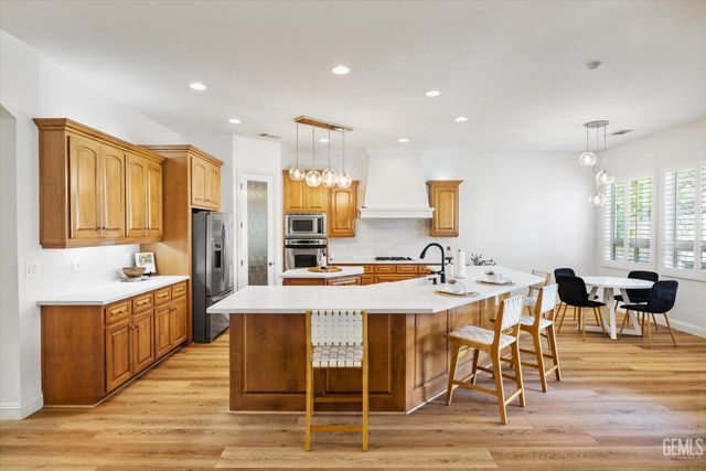 11204 Chiswick Court, Bakersfield, CA 93311