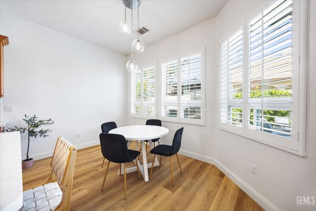 11204 Chiswick Court, Bakersfield, CA 93311