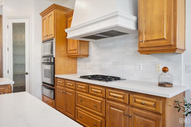 11204 Chiswick Court, Bakersfield, CA 93311