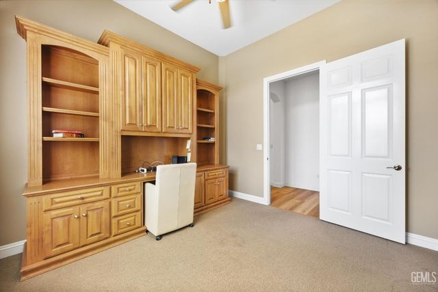 11204 Chiswick Court, Bakersfield, CA 93311