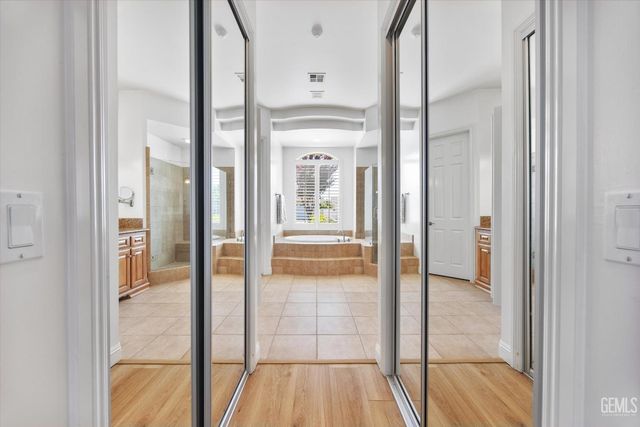 11204 Chiswick Court, Bakersfield, CA 93311