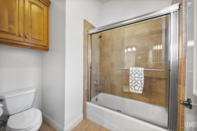 11204 Chiswick Court, Bakersfield, CA 93311