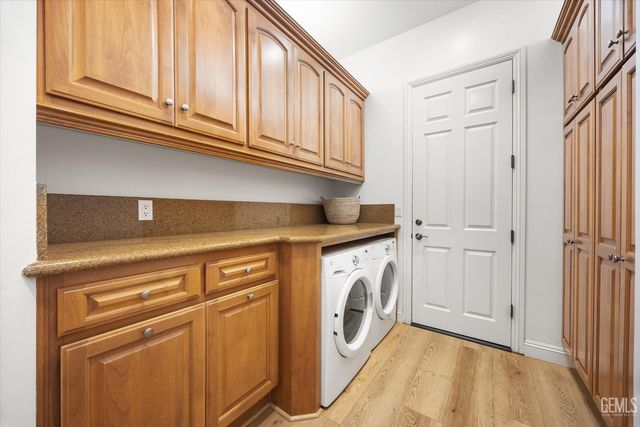 11204 Chiswick Court, Bakersfield, CA 93311