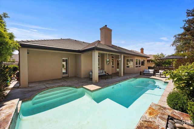 11204 Chiswick Court, Bakersfield, CA 93311