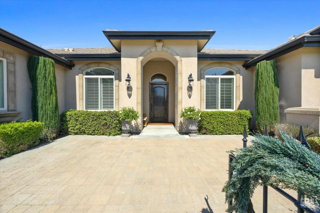 11204 Chiswick Court, Bakersfield, CA 93311